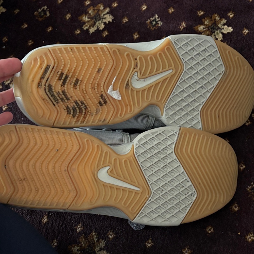 Nike men’s Athletic Shoes - Picture 4 of 6